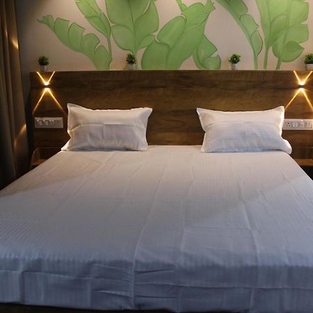 Wood Castle Munnar Guest House Bagian luar foto