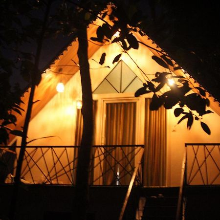 Wood Castle Munnar Guest House Bagian luar foto