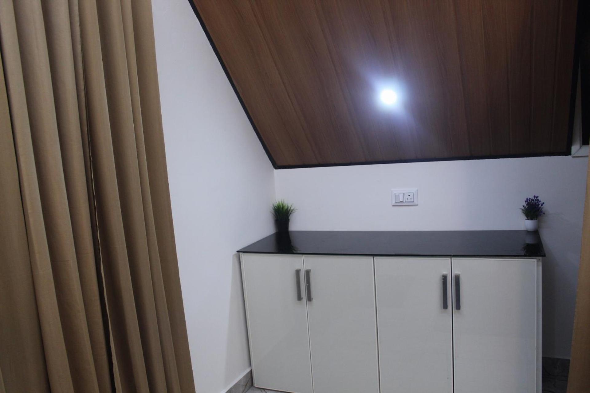 Wood Castle Munnar Guest House Bagian luar foto