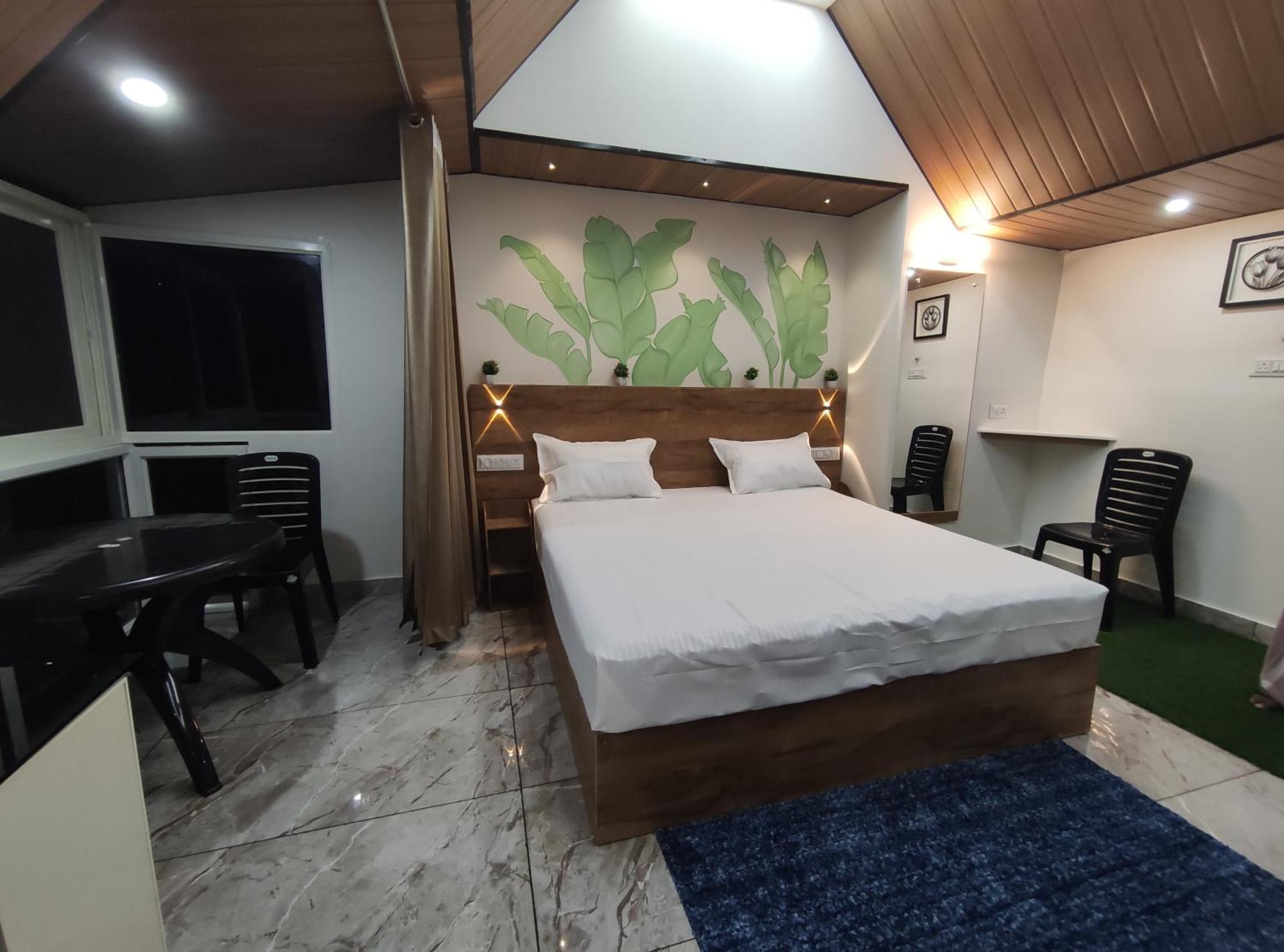 Wood Castle Munnar Guest House Bagian luar foto