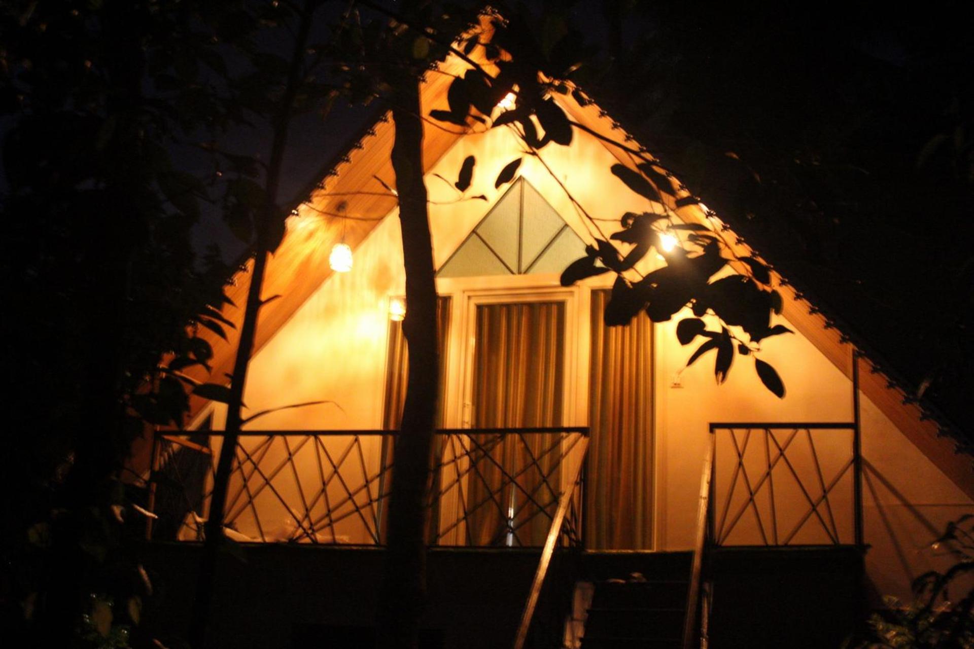 Wood Castle Munnar Guest House Bagian luar foto
